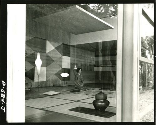Eames Chakai 4